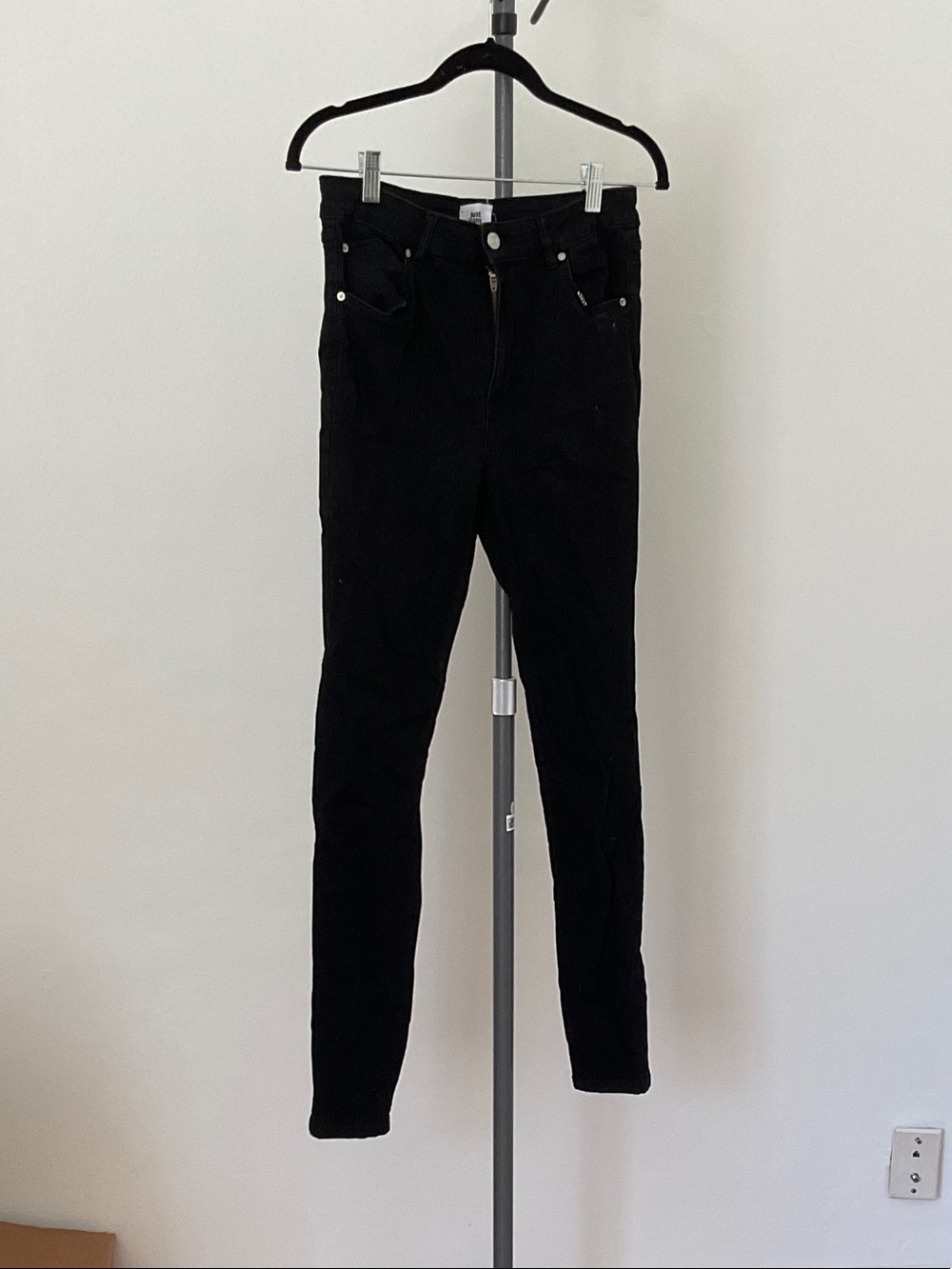Black Women's Skinny Jeans - Classic Slim Fit